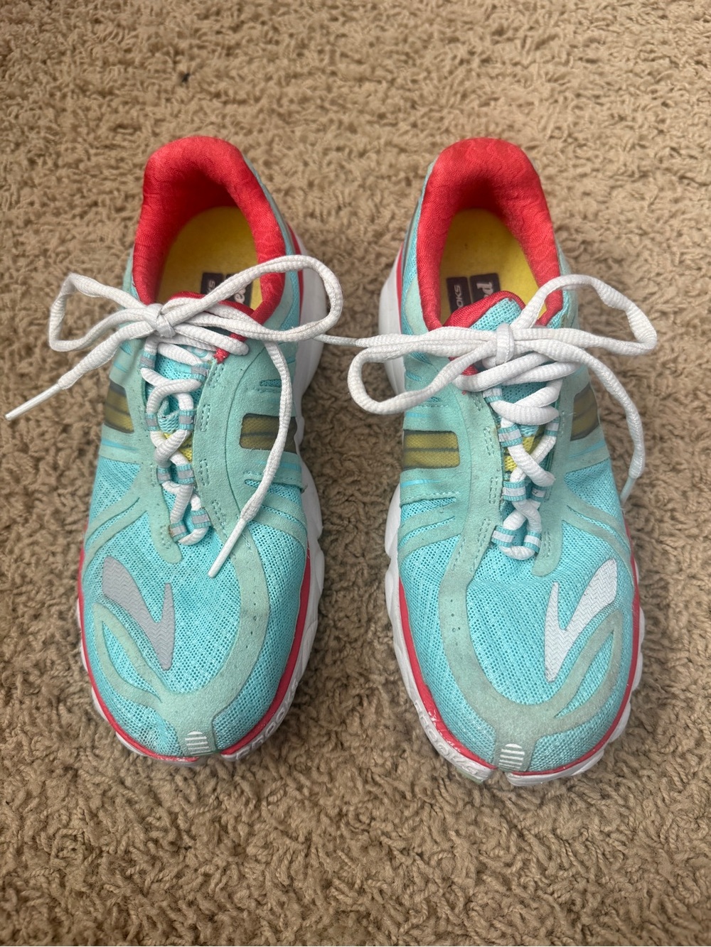 Brooks Pure Confidence Lightweight Aqua and Coral Running Shoes 8